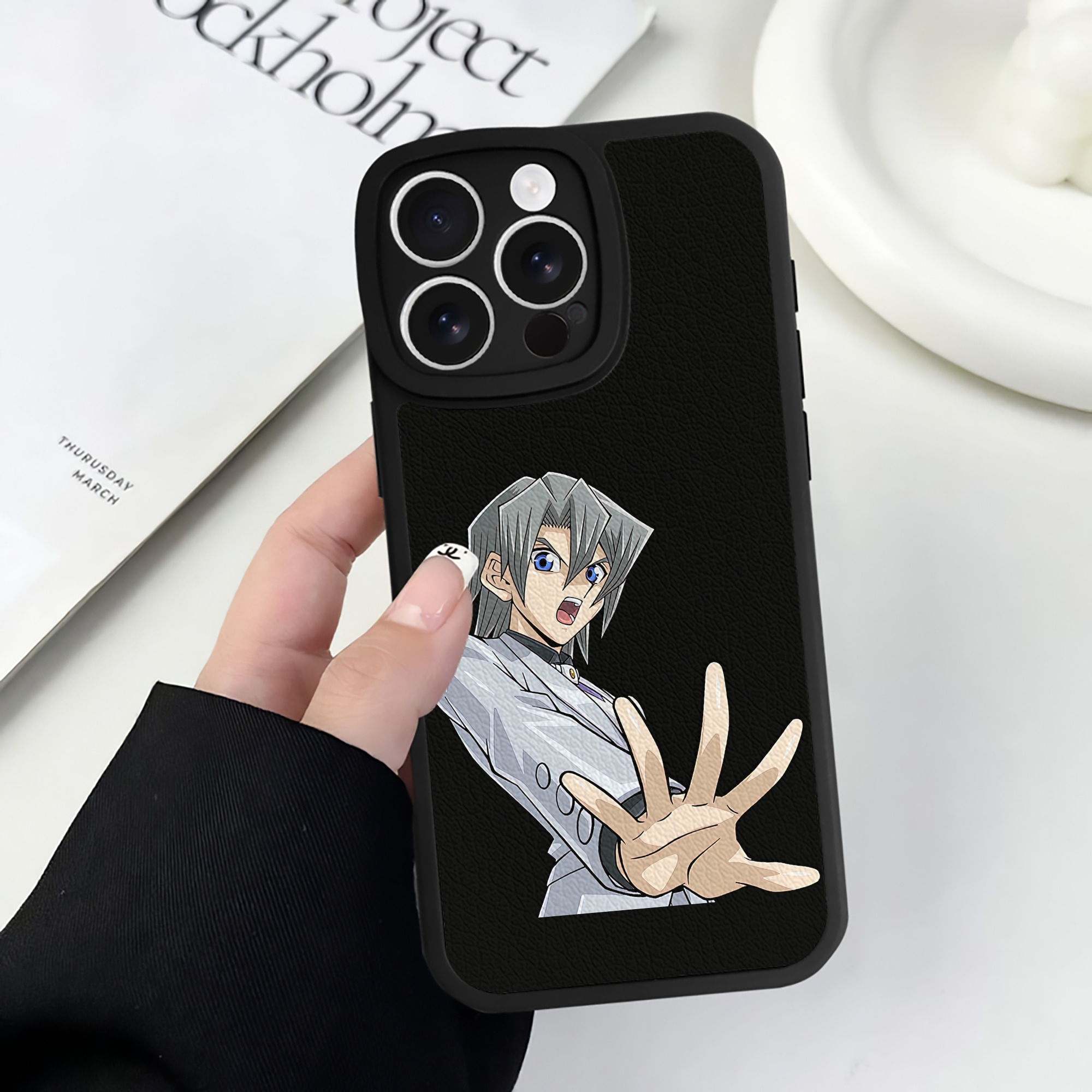 遊☆戯☆王 Yu-Gi-Oh! 【iPhone 16シリーズ対応】シリコンスマホケース（レザー調） 材質：シリコン